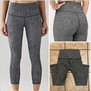 Women's Lululemon Wunder Under High Rise 21" Leggings-T30416-Size 4